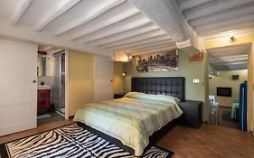 Altido Stylish Flat For 4 With Balcony, Perfect Centre